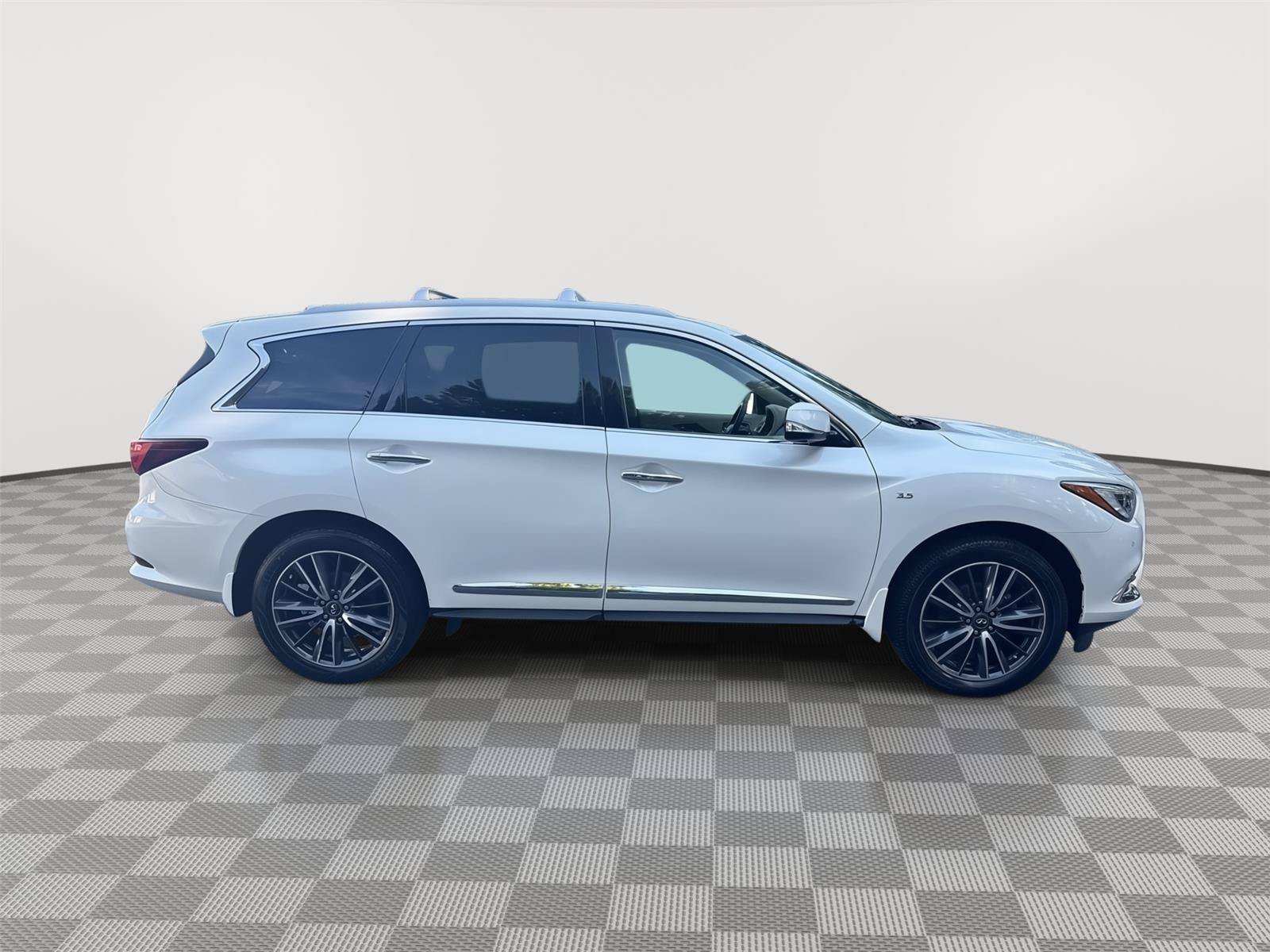 Used 2017 INFINITI QX60 Luxe w/ Deluxe Technology Package AWD/4WD image 5