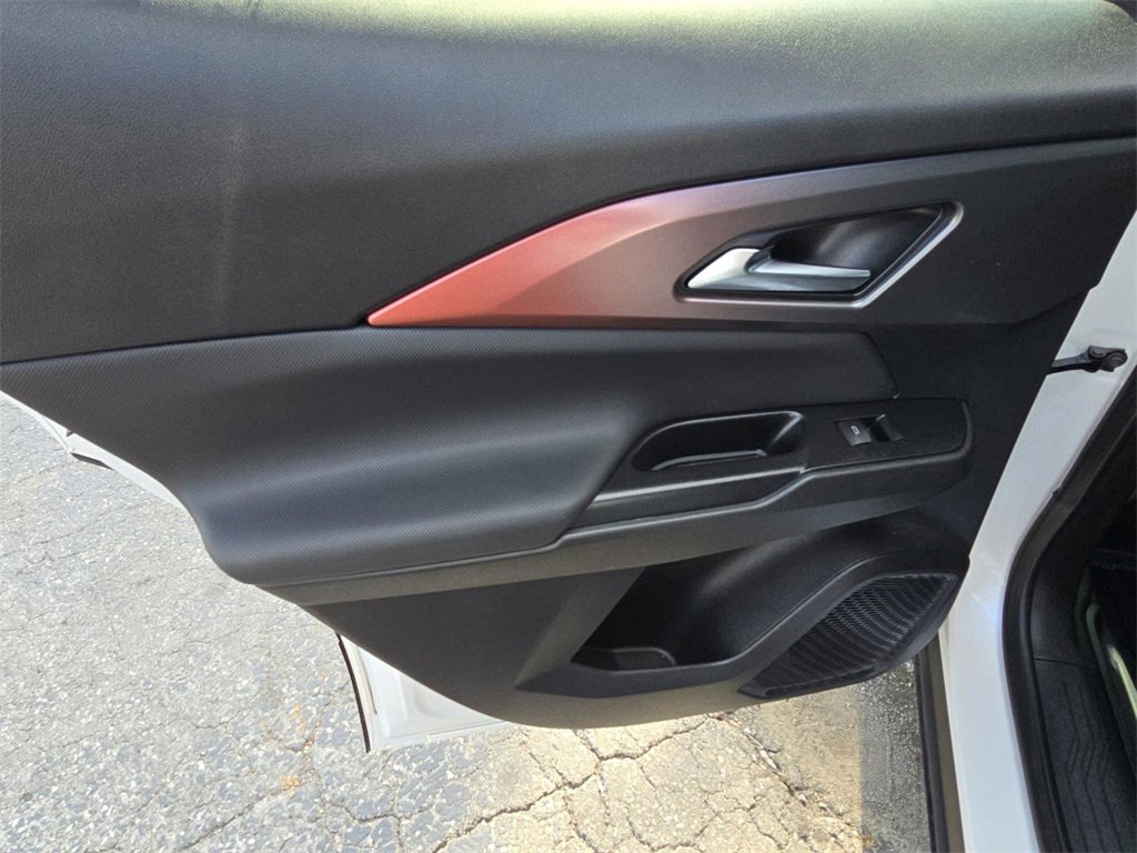 Used 2024 Chevrolet Equinox EV RS w/ LPO, Active Package image 24