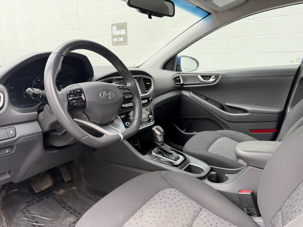 Used 2019 Hyundai Ioniq Plug-In Hybrid FWD image 7