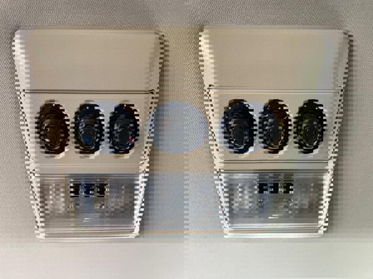 Used 2013 Land Rover LR4 HSE image 33