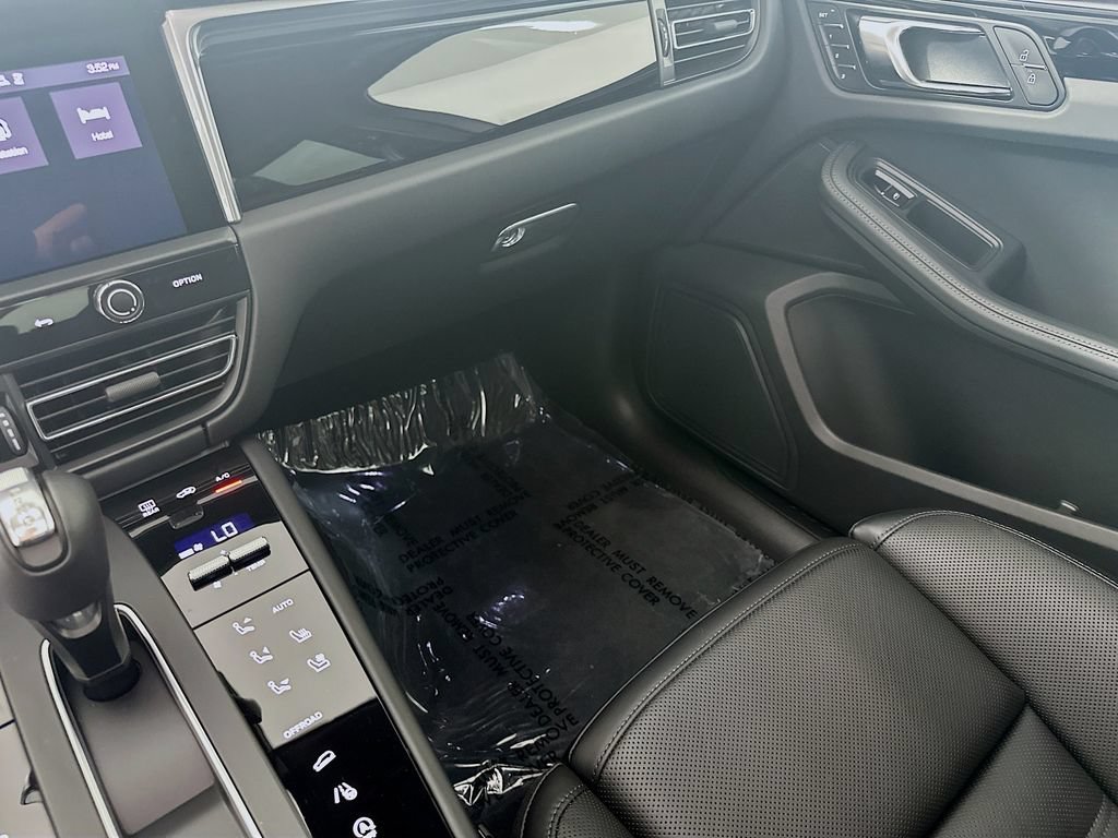 New 2025 Porsche Macan AWD/4WD image 26