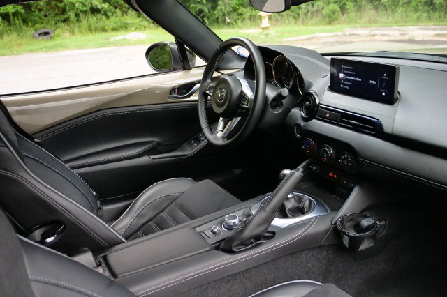 Used 2024 MAZDA MX-5 Miata RF Club w/ Weather Package RWD image 34