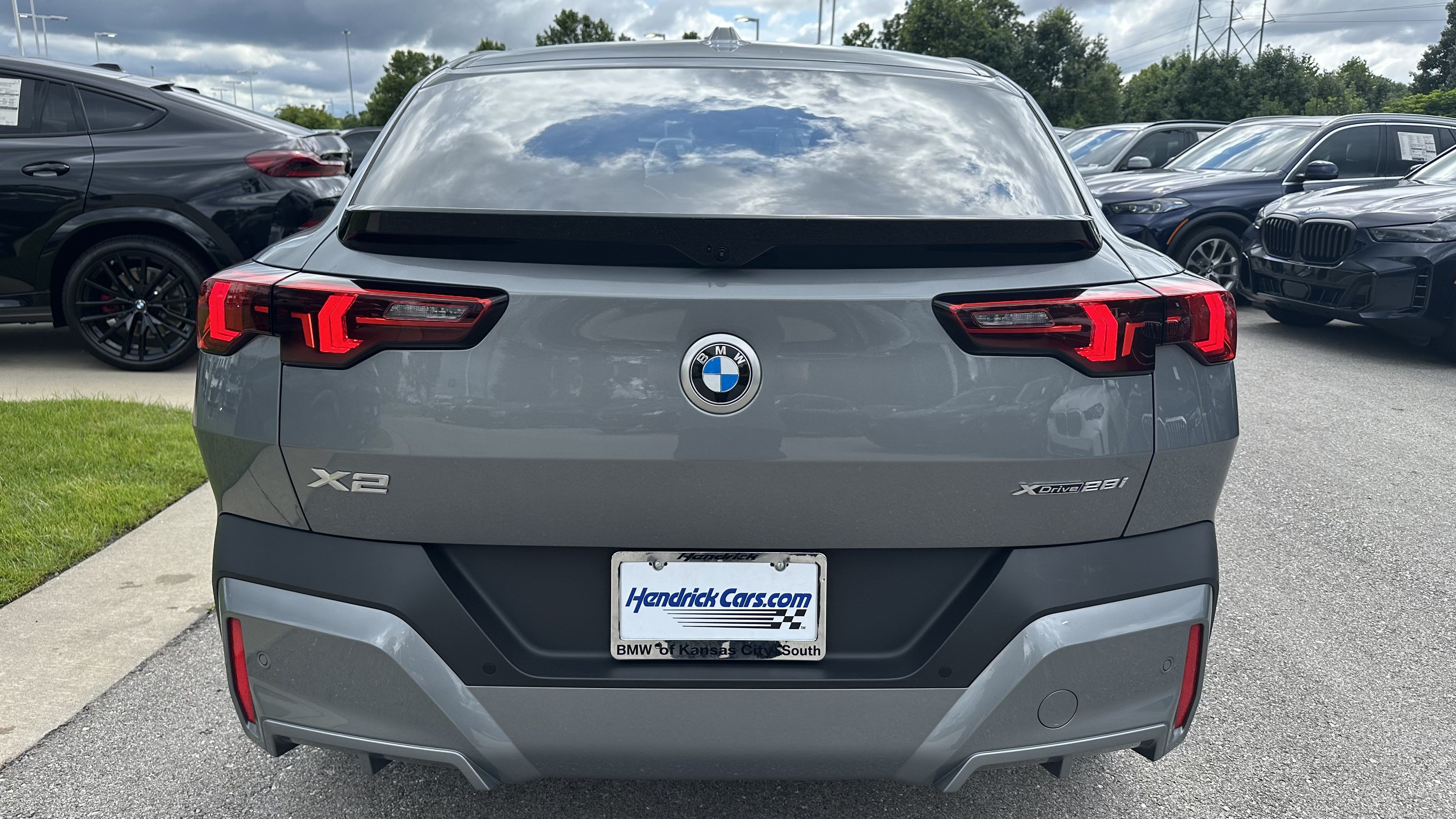 Certified 2025 BMW X2 xDrive28i w/ Technology Package AWD/4WD image 9