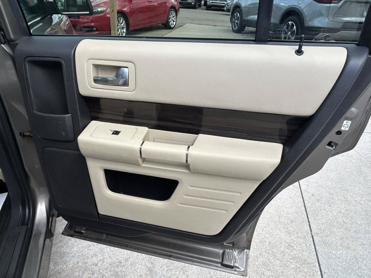 Used 2013 Ford Flex SEL FWD image 16