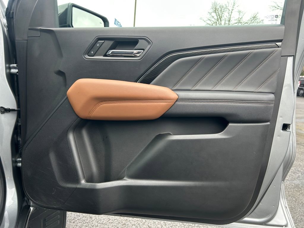 Used 2023 GMC Canyon AT4 w/ AT4 Premium Package image 25