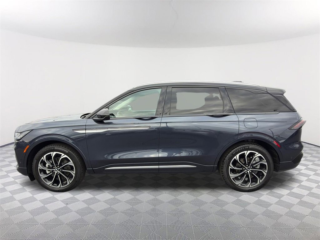 Used 2024 Lincoln Nautilus Reserve image 8