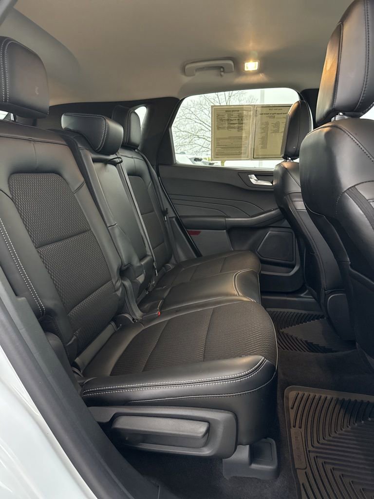 Used 2025 Ford Escape SE image 25
