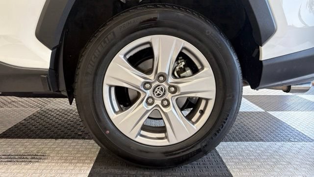 Used 2025 Toyota RAV4 XLE FWD image 11