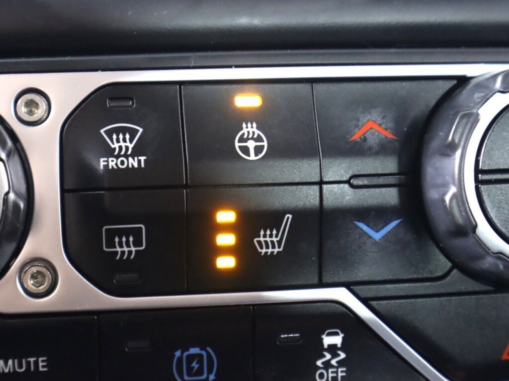 Used 2023 Jeep Wrangler Unlimited w/ Cold Weather Group AWD/4WD image 24