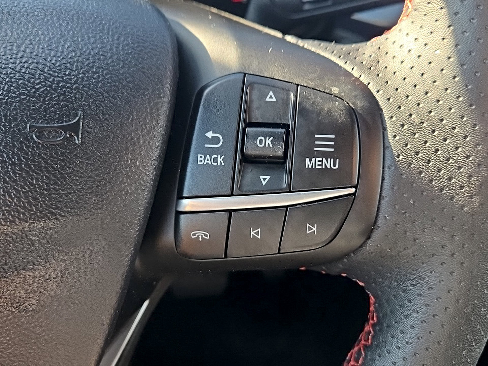 Used 2025 Ford Escape ST-Line w/ Cold Weather Package AWD/4WD image 14