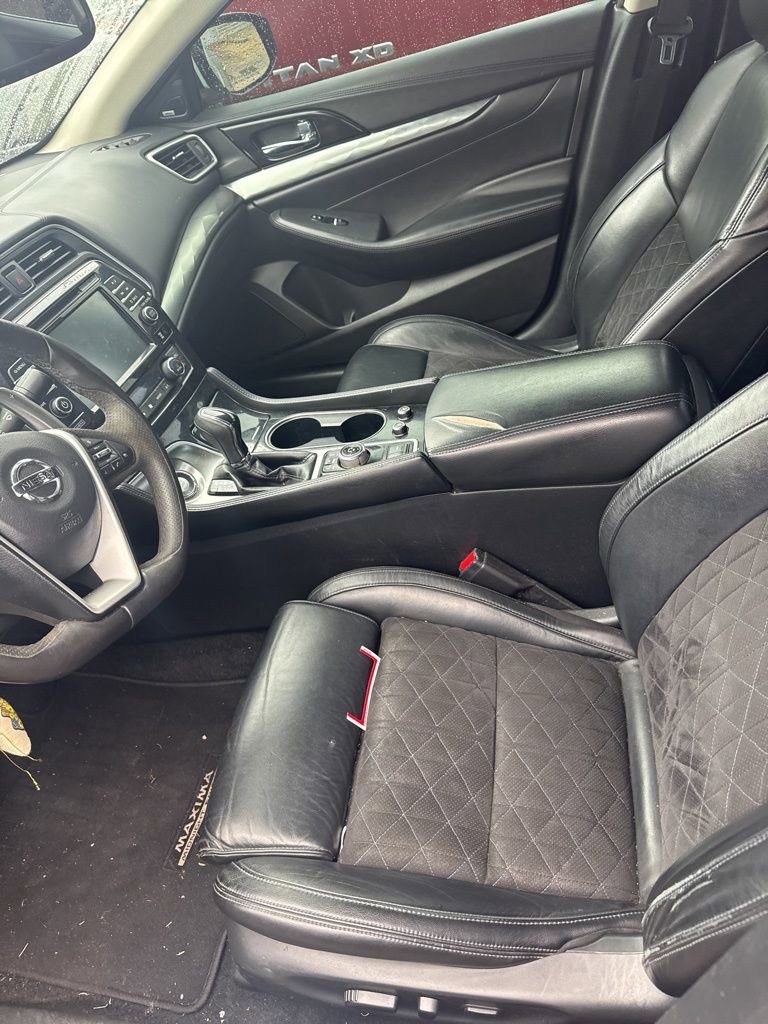Used 2018 Nissan Maxima SR w/ Midnight Edition image 10