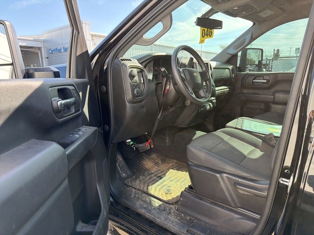 Used 2023 Chevrolet Silverado 2500 Custom w/ Custom Value Package AWD/4WD image 5