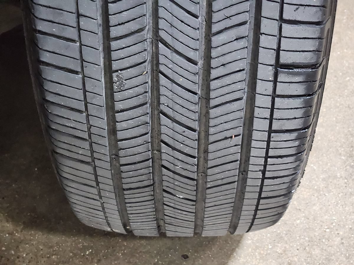 Used 2023 Ford Explorer XLT w/ Equipment Group 202A RWD image 29