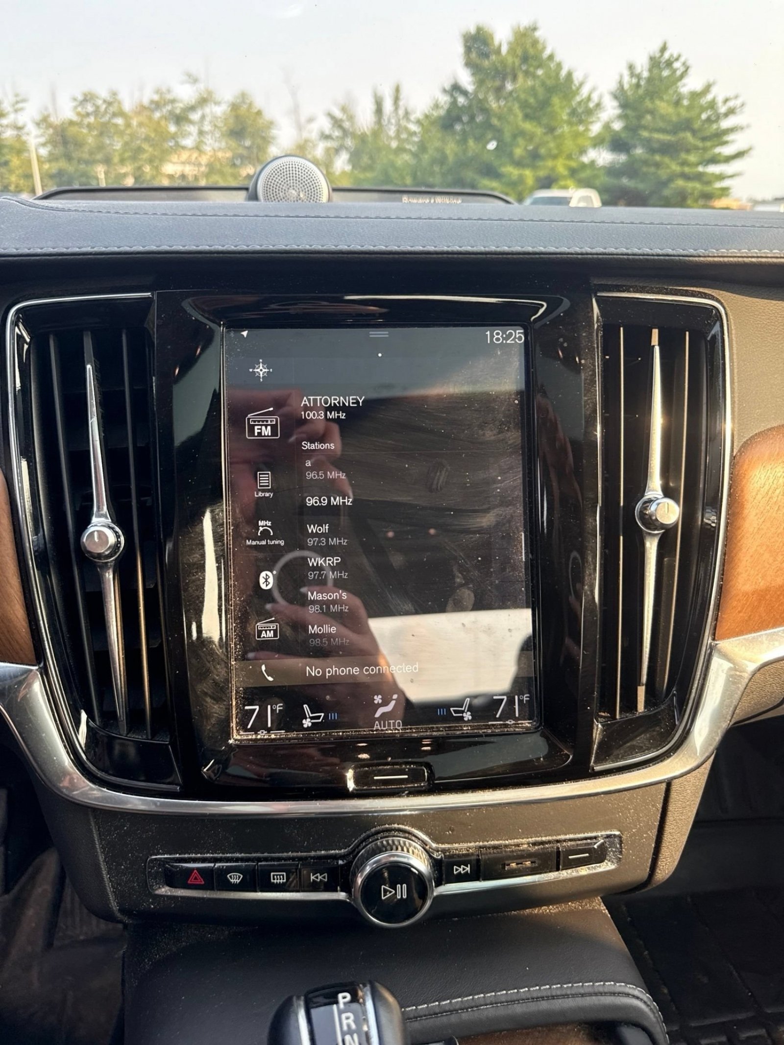 Used 2017 Volvo S90 T6 Inscription w/ Vision Package AWD/4WD image 4
