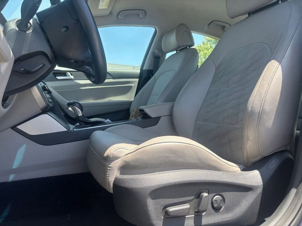 Used 2015 Hyundai Sonata Sport w/ Option Group 04 image 12