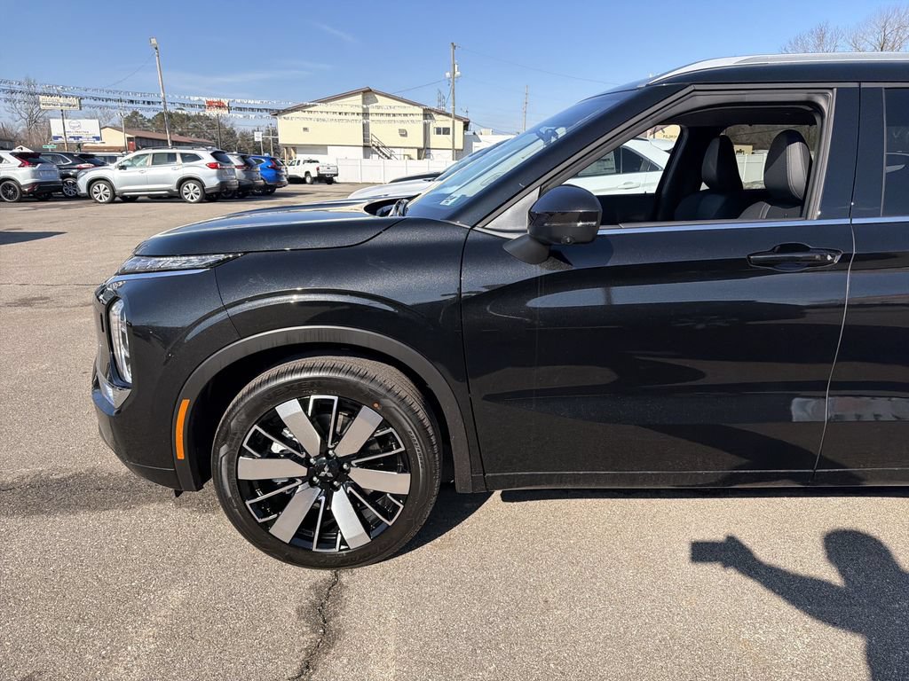 New 2026 Mitsubishi Outlander SEL AWD/4WD image 7