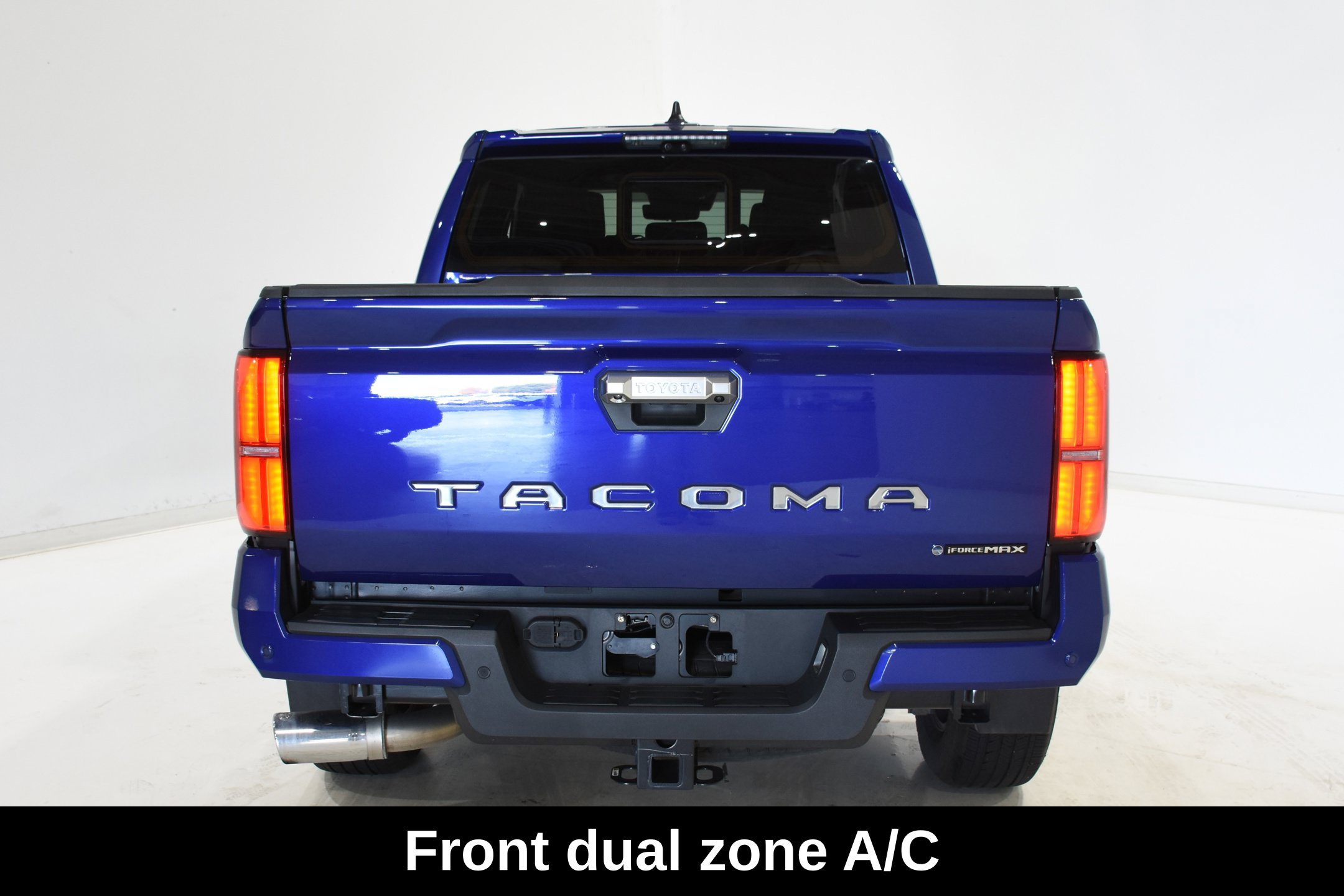 Used 2025 Toyota Tacoma Limited AWD/4WD image 6