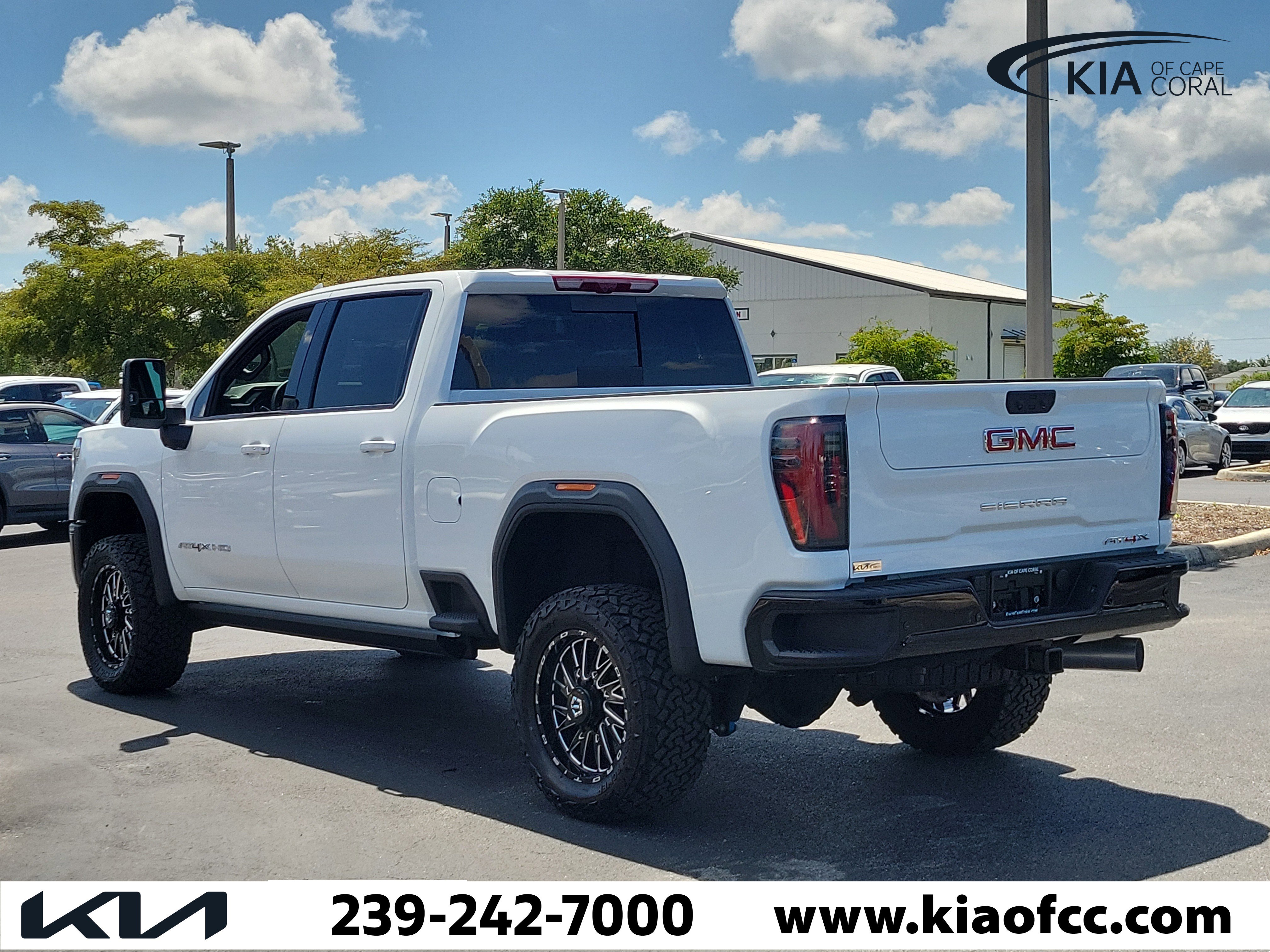Used 2026 GMC Sierra 2500 AT4X AWD/4WD image 7