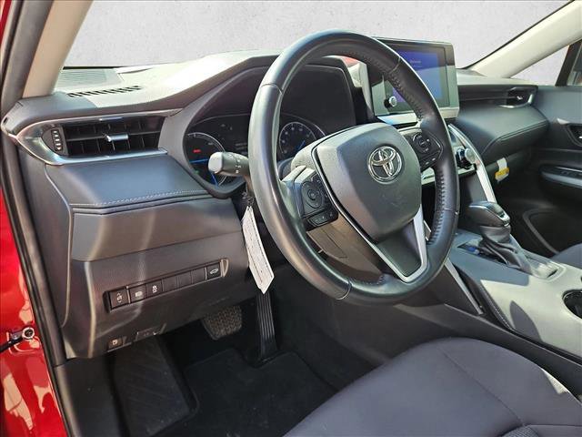 Used 2023 Toyota Venza LE AWD/4WD image 10