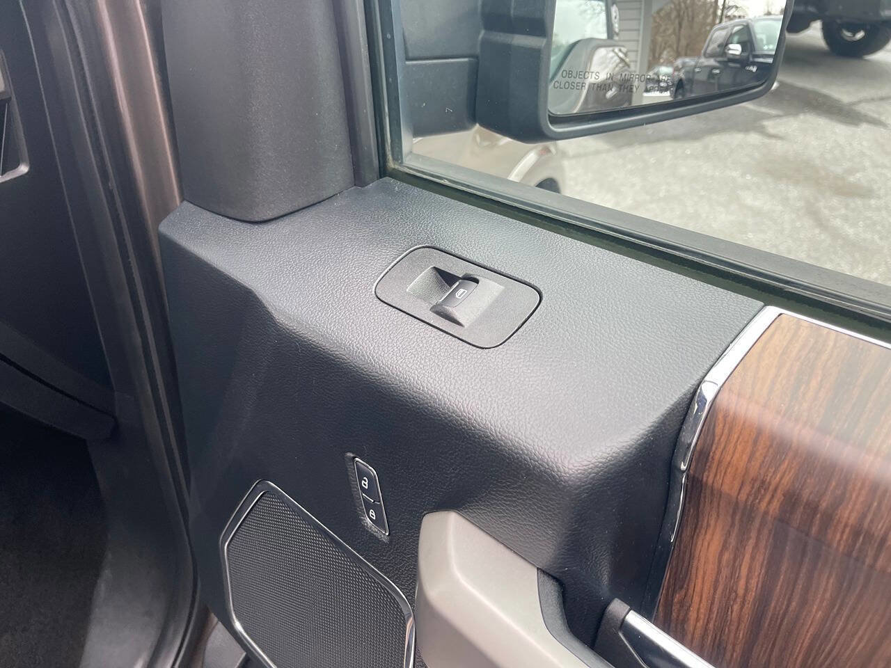 Used 2017 Ford F150 Lariat image 35