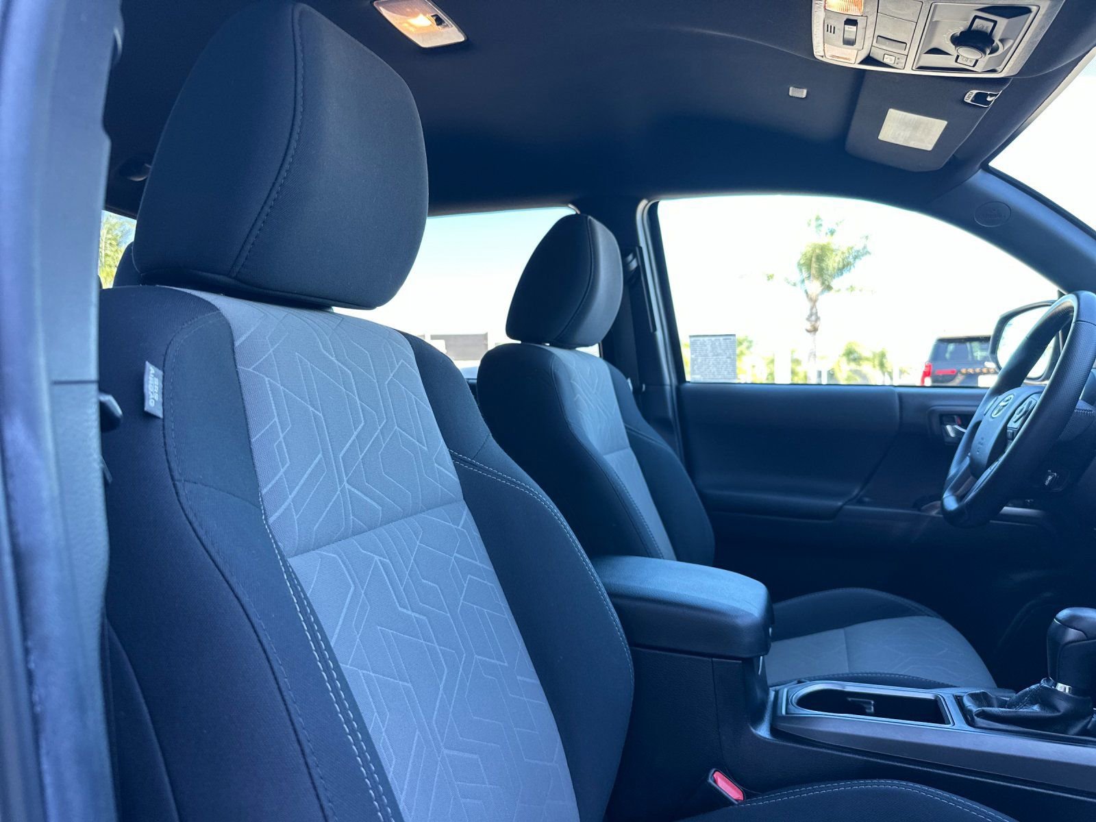 Used 2022 Toyota Tacoma TRD Off-Road w/ Technology Package image 18