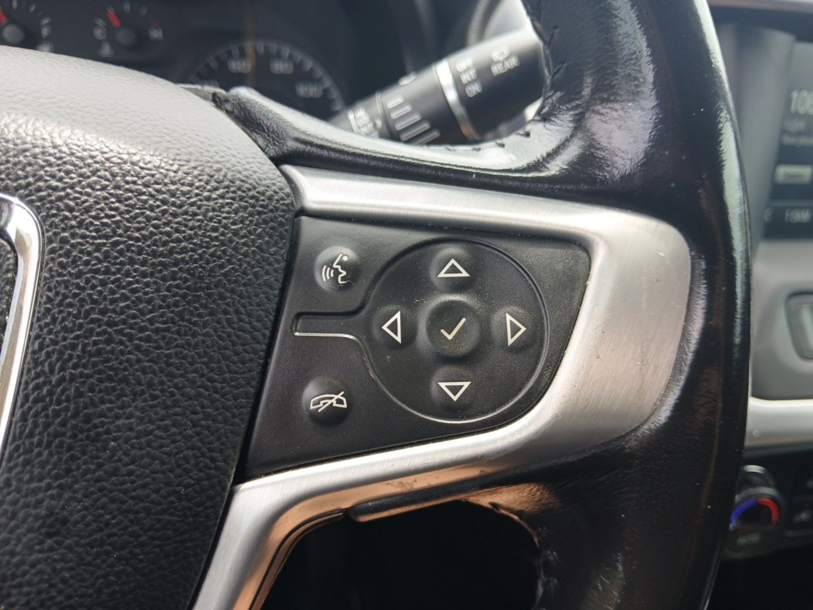 Used 2019 GMC Acadia SLE FWD image 20