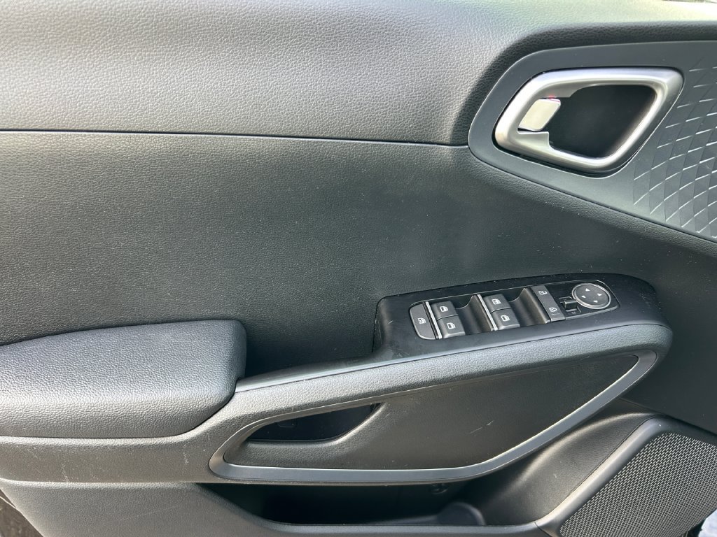 Used 2023 Kia Soul EX FWD image 18