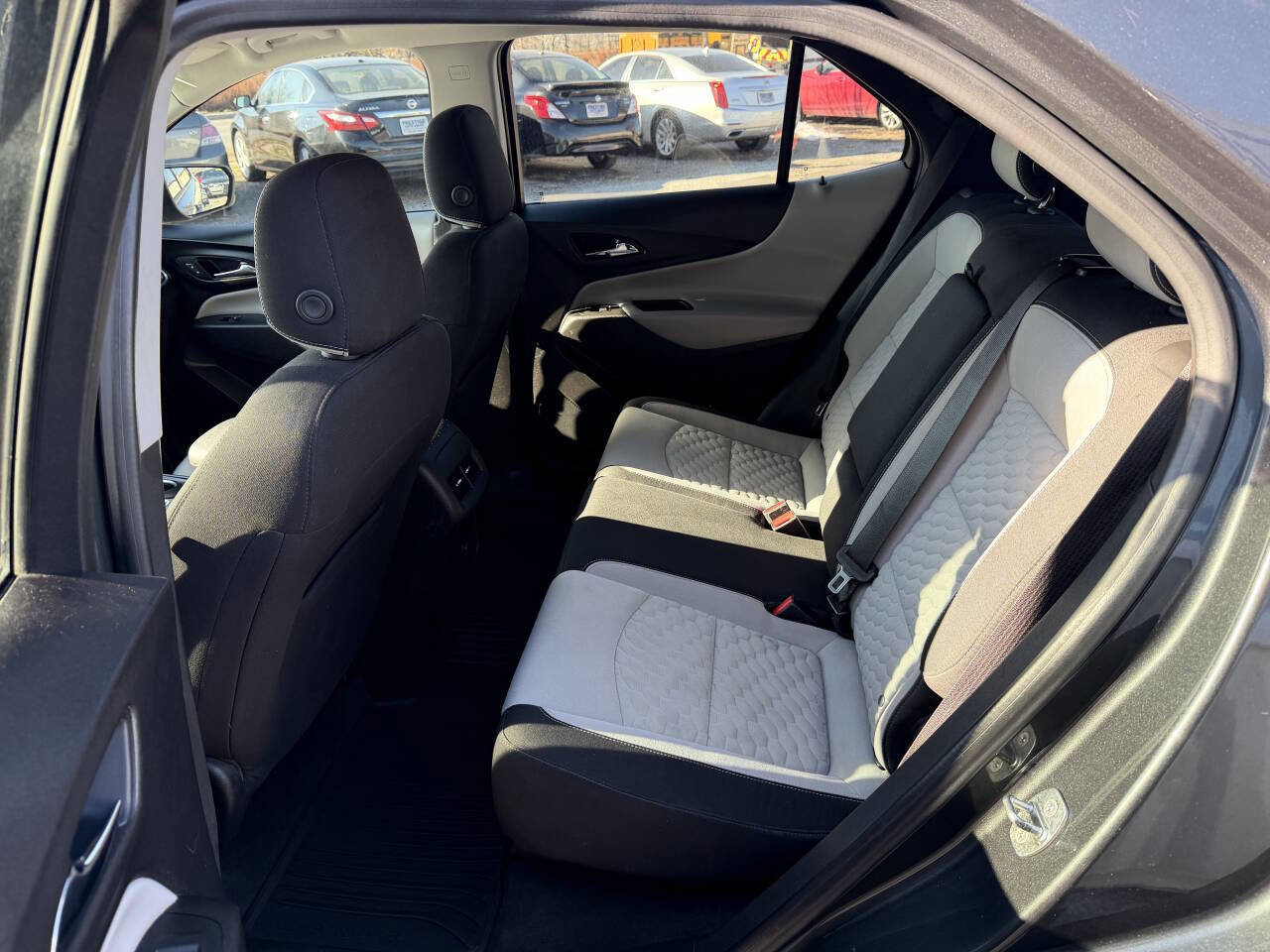 Used 2018 Chevrolet Equinox LS image 18