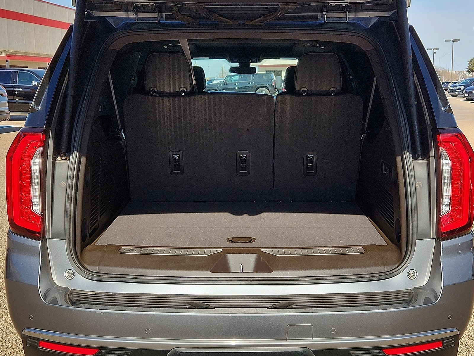 Used 2022 GMC Yukon XL Denali w/ Max Trailering Package image 9