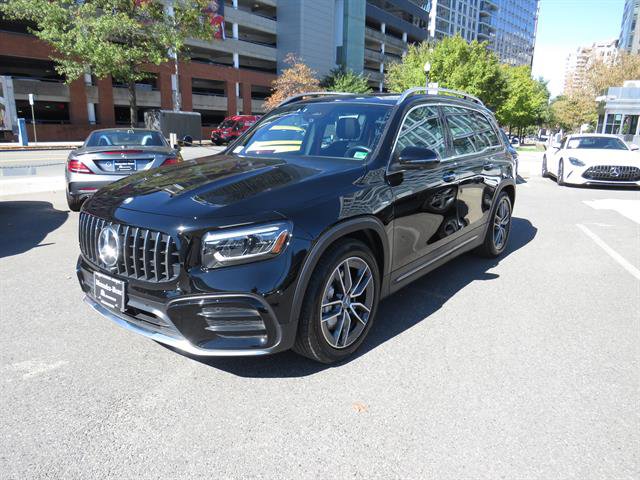 Used 2025 Mercedes-Benz GLB 35 AMG 4MATIC image 1
