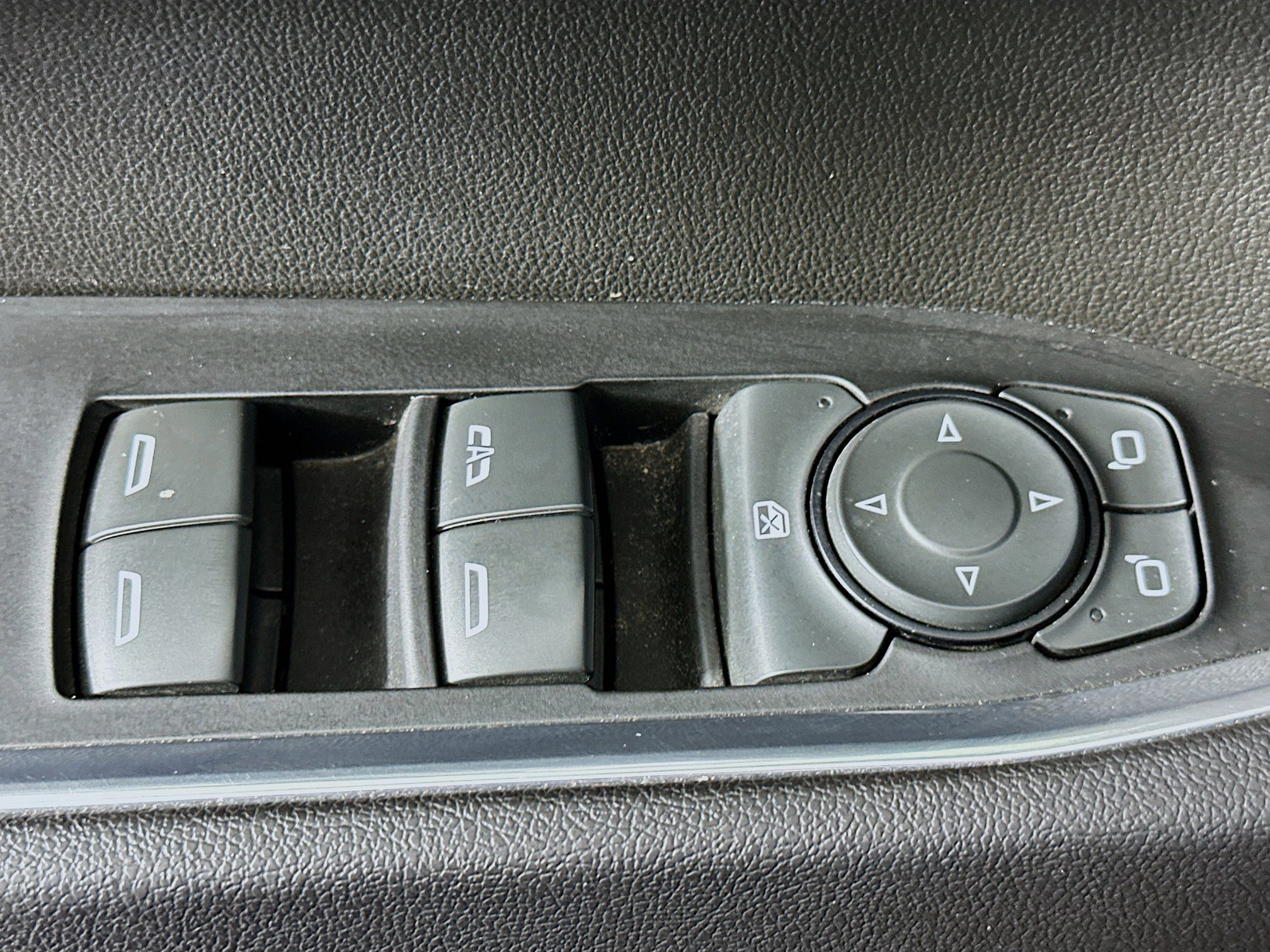 Used 2023 Chevrolet Silverado 1500 LT image 15