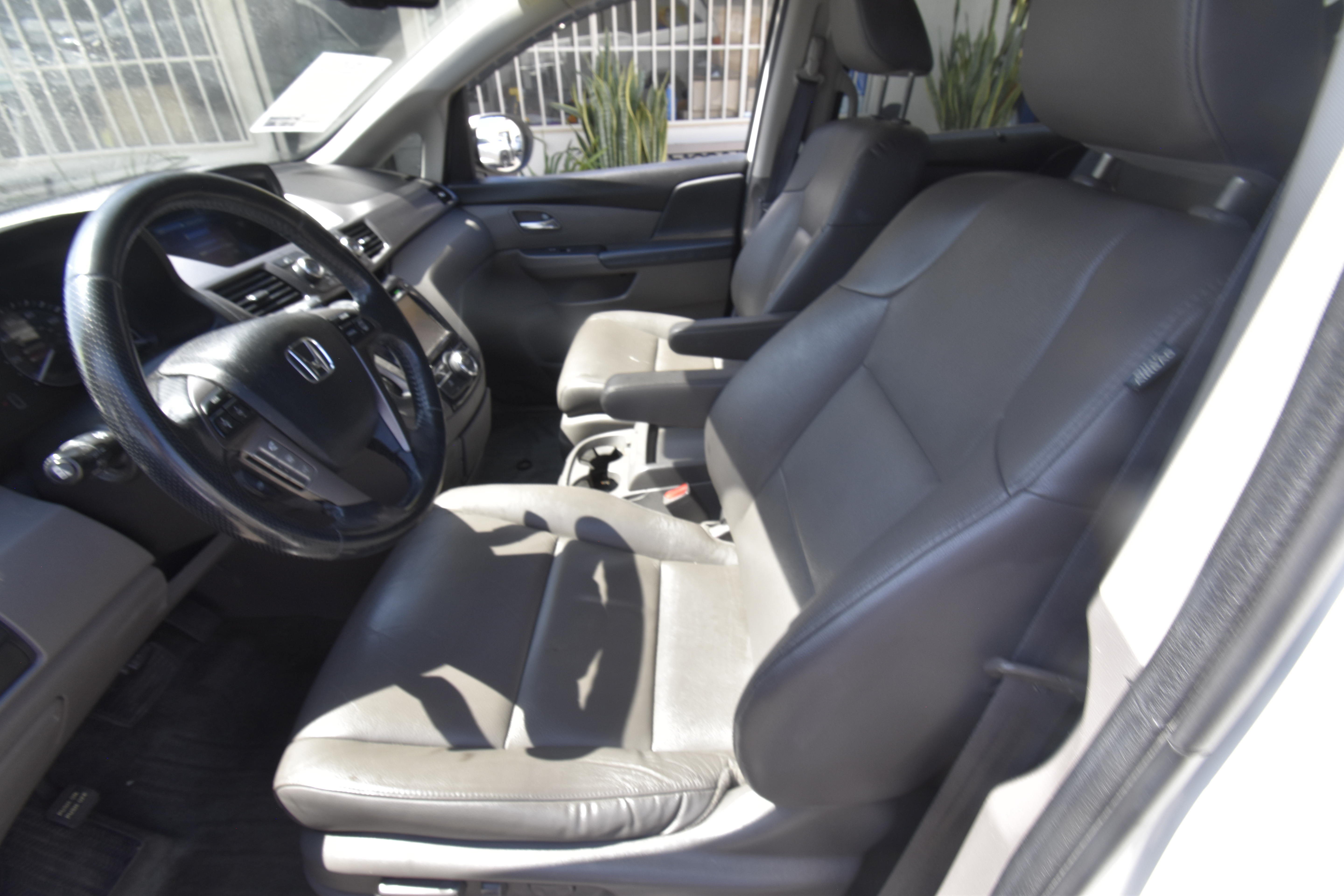 Used 2017 Honda Odyssey EX-L image 2