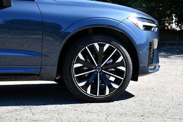 Certified 2026 Volvo XC60 B5 Ultra AWD/4WD image 9