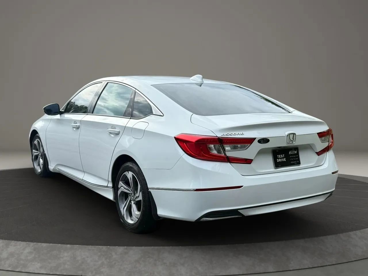 Used 2018 Honda Accord EX-L image 6