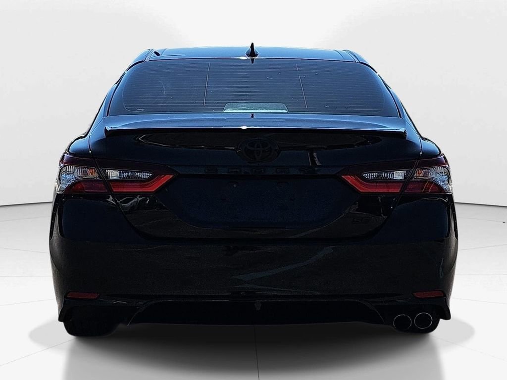 Used 2022 Toyota Camry SE FWD image 6