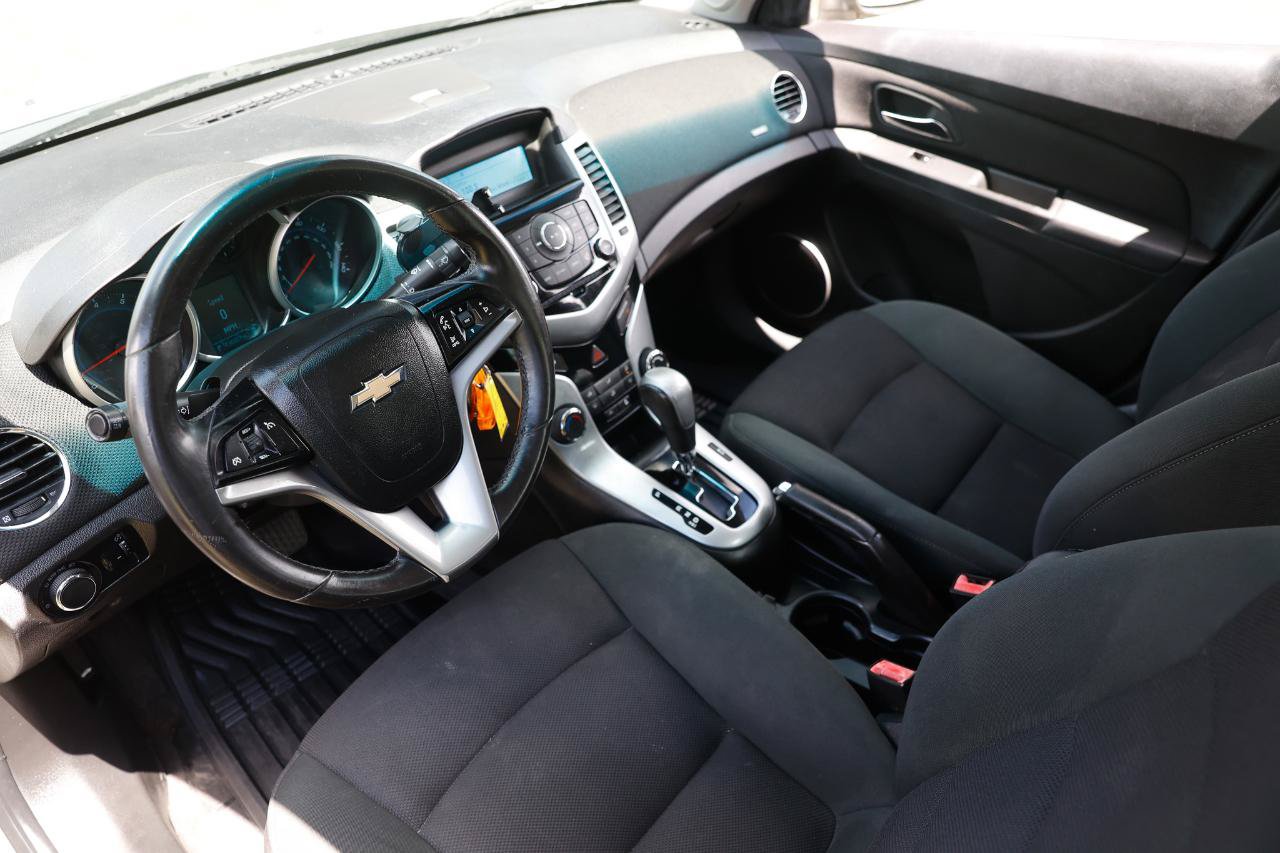 Used 2012 Chevrolet Cruze LT FWD image 4