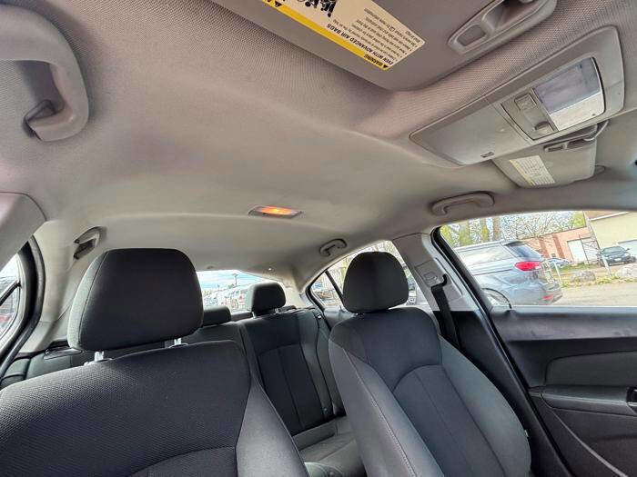 Used 2011 Chevrolet Cruze LT FWD image 27