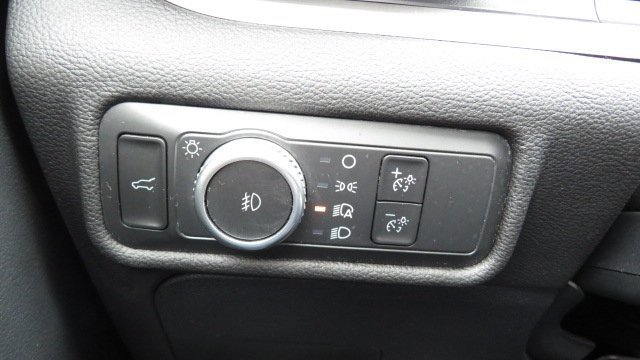 Certified 2022 Ford Explorer XLT w/ Equipment Group 202A image 24