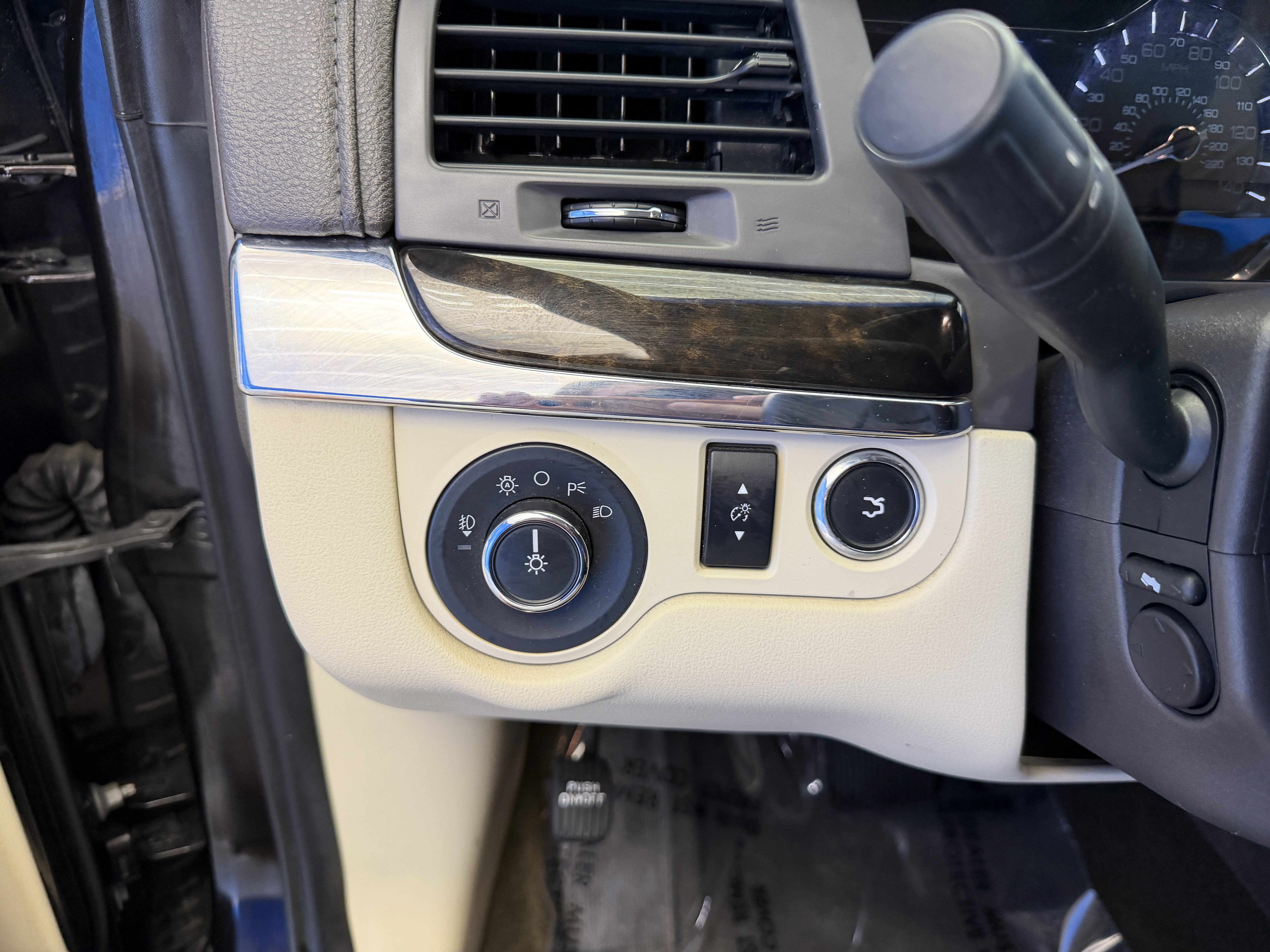 Used 2014 Lincoln MKS w/ Equipment Group 101A FWD image 14