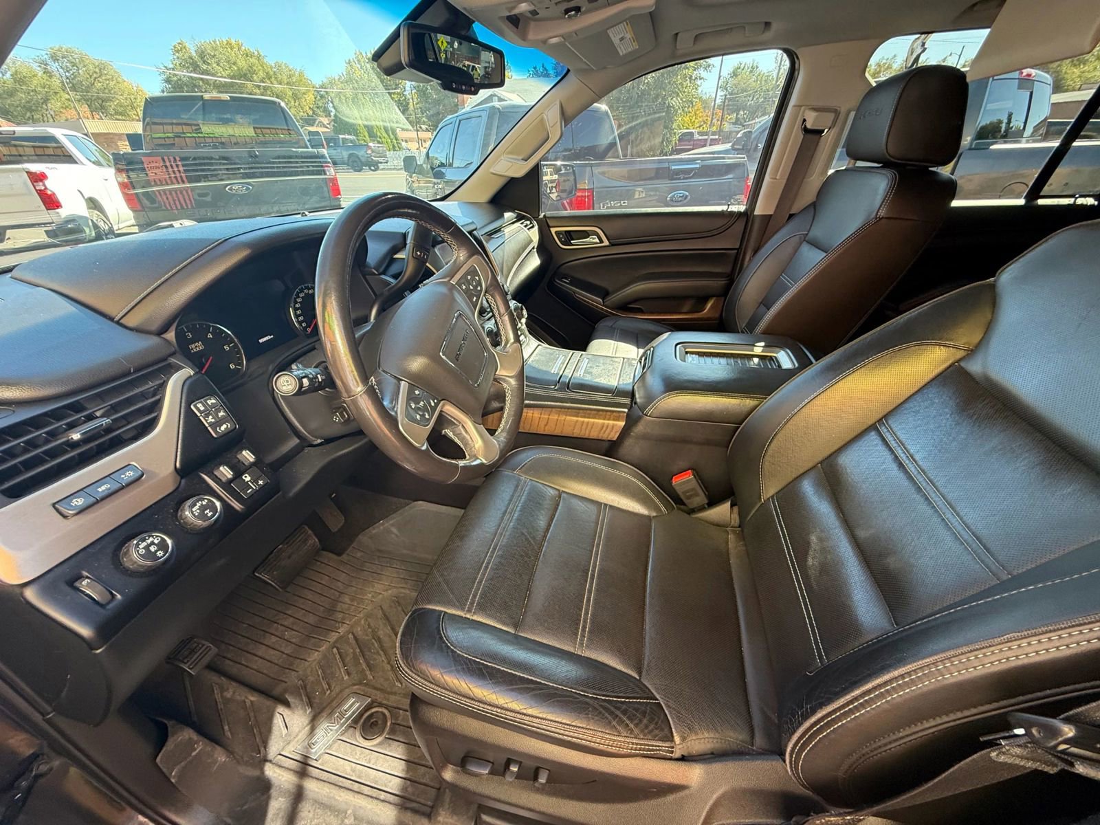 Used 2018 GMC Yukon Denali w/ Denali Ultimate Package image 11