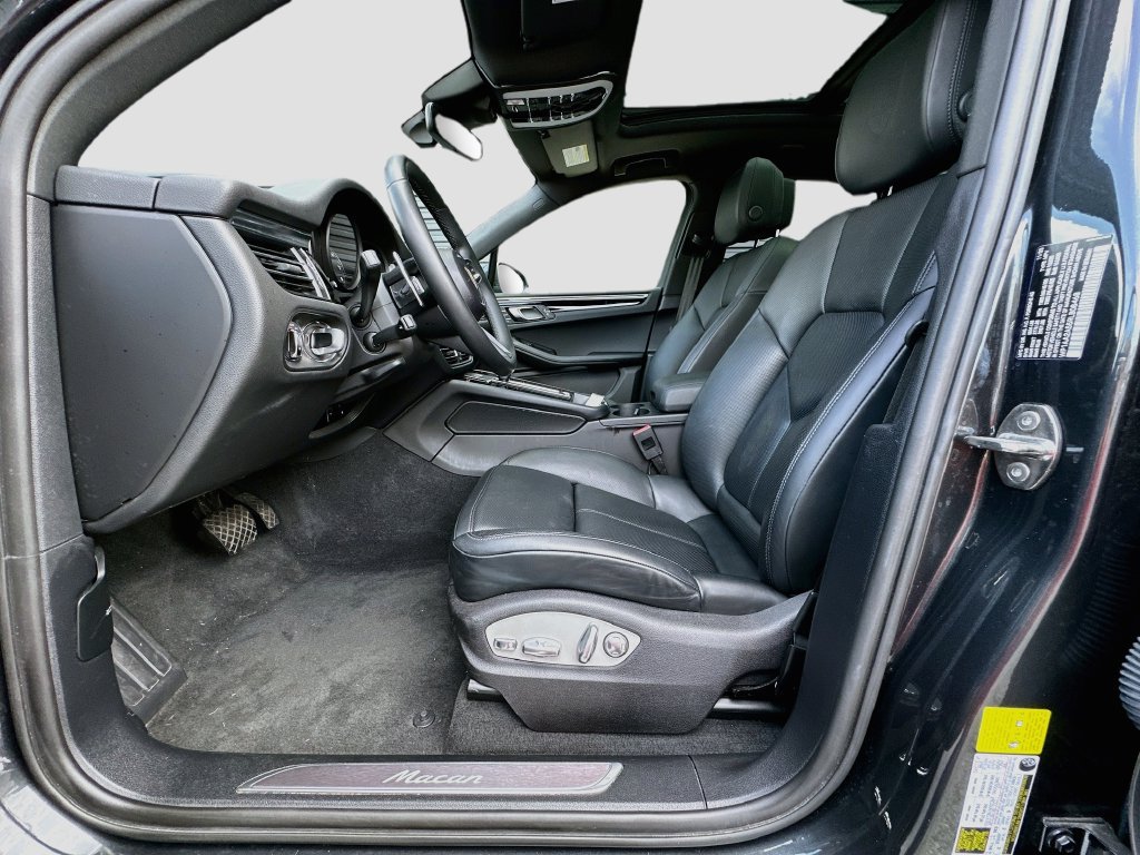 Certified 2024 Porsche Macan w/ Premium Plus Package AWD/4WD image 5