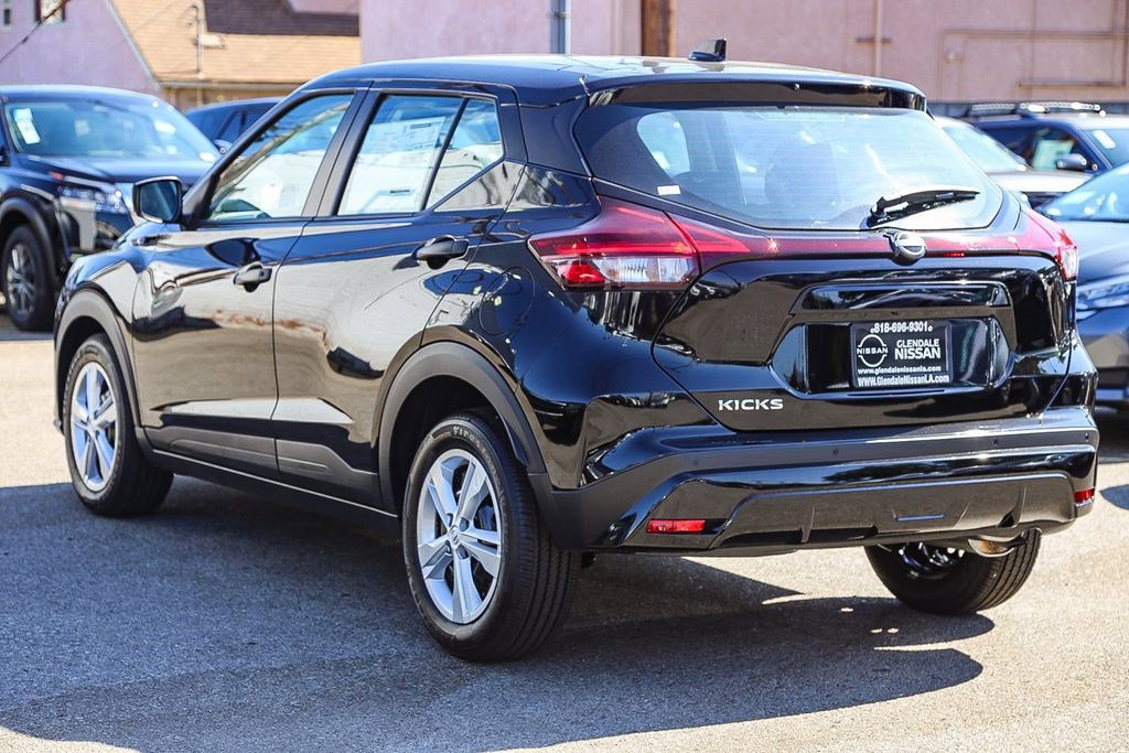 New 2025 Nissan Kicks Play S w/ Interior Electronics Package FWD image 8