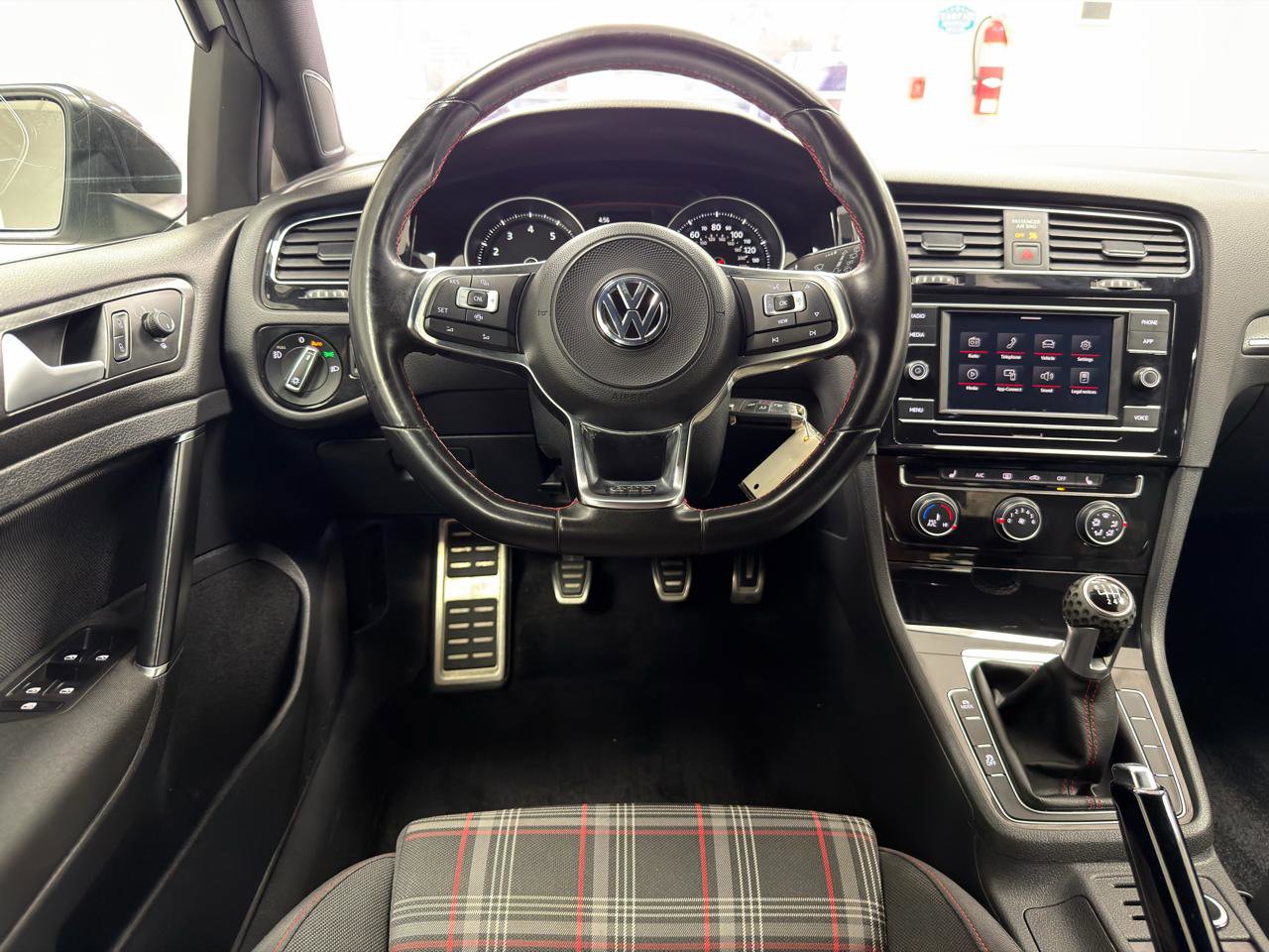Used 2020 Volkswagen GTI S FWD image 28
