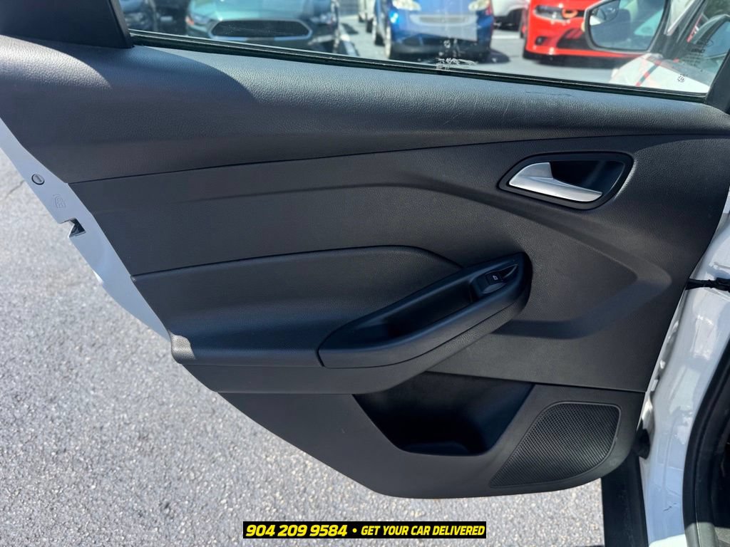Used 2016 Ford Focus SE FWD image 19