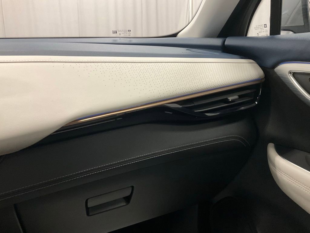 Used 2024 Buick Envision Avenir AWD/4WD image 25
