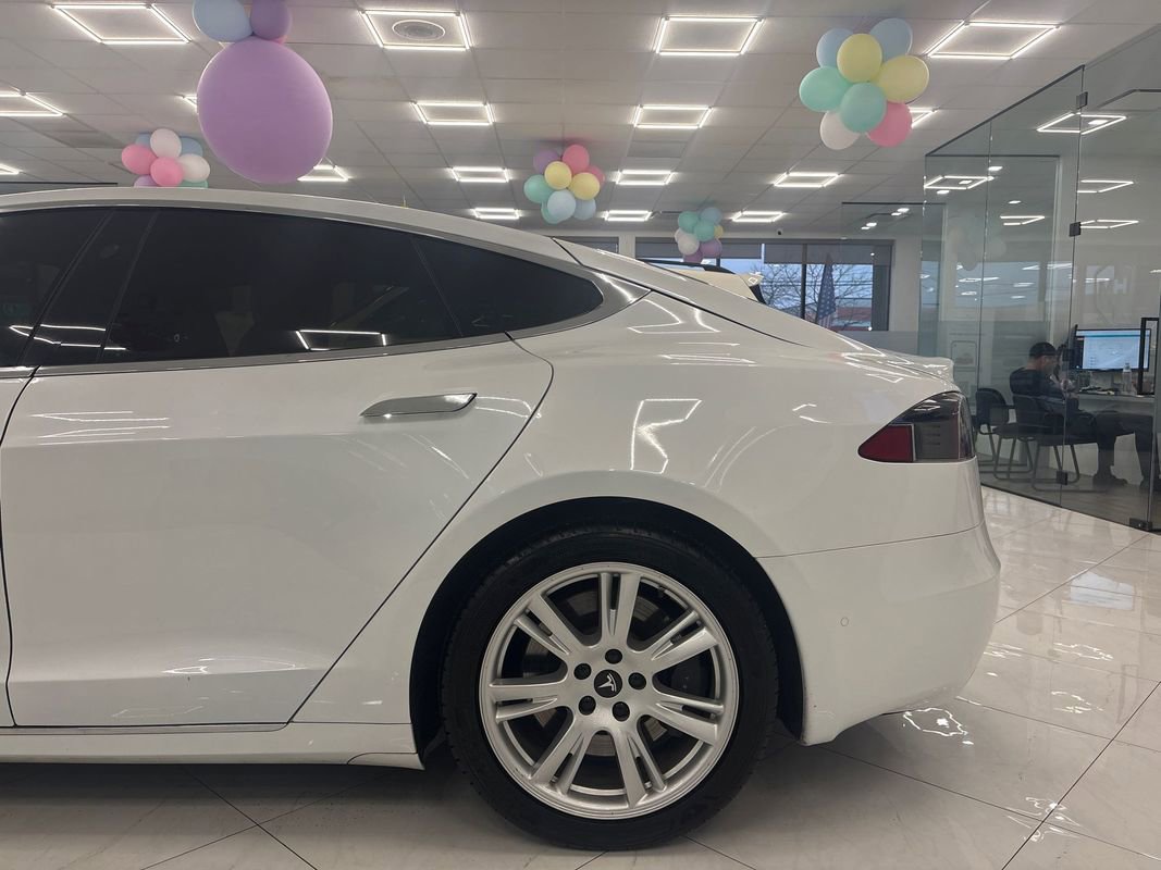 Used 2020 Tesla Model S Long Range Plus image 7