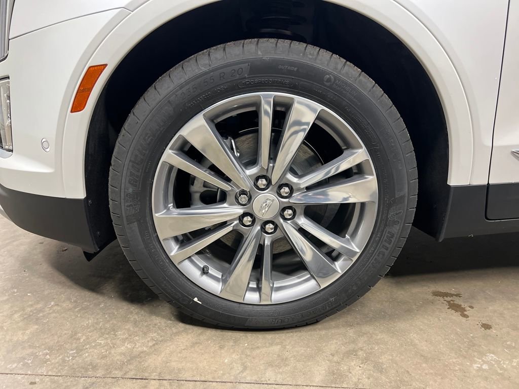 Certified 2026 Cadillac XT5 Premium Luxury w/ LPO, Floor Liner Package image 9