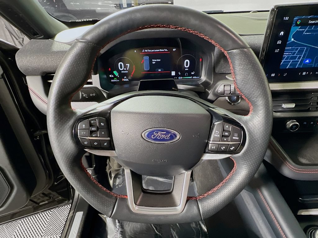 Used 2025 Ford Explorer ST-Line w/ ST-Line Street Pack AWD/4WD image 10