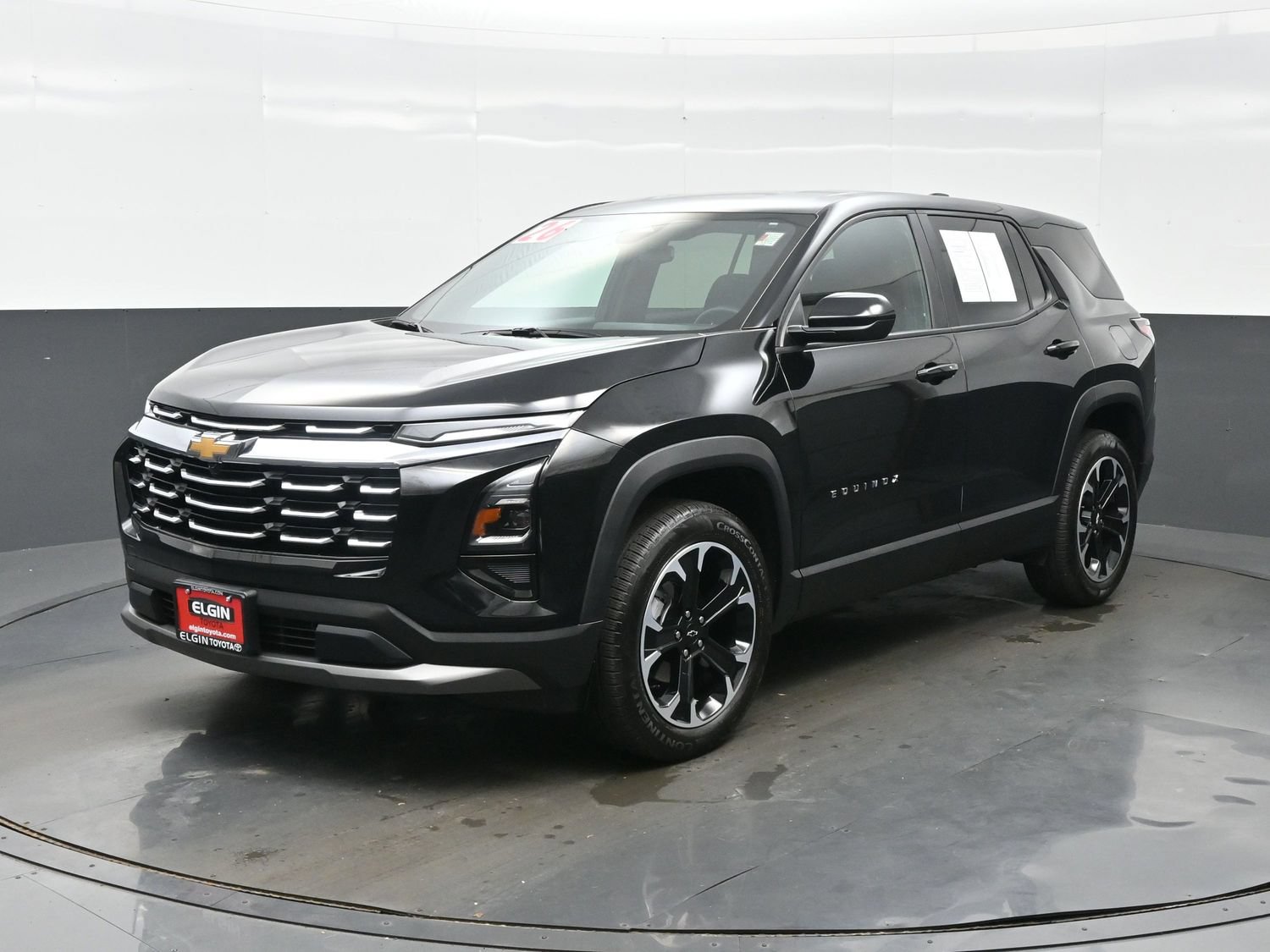 Used 2026 Chevrolet Equinox LT AWD/4WD image 2