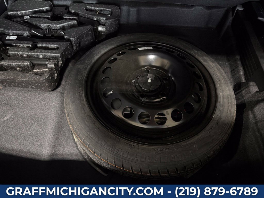 Used 2025 Chevrolet TrailBlazer LT AWD/4WD image 35